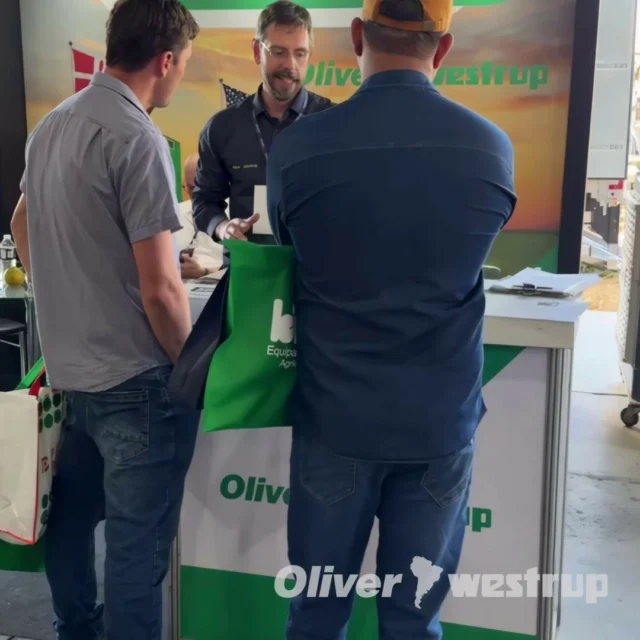 🇧🇷 Você vai ao Congresso Brasileiro de SOJA?📅 21–24 de julho de 2025📍 Campinas, SP – Brasil🧭 Estande 33🌱 Junte-se à equipe Oliver Westrup e conheça nossas tecnologias de beneficiamento de sementes que elevam a qualidade e o desempenho da sua soja.💬 Vamos nos conectar, trocar ideias e impulsionar a agricultura brasileira juntos!👋 Te esperamos lá!#CongressoSoja2025 #OliverManufacturing #InovaçãoNaSoja #ProcessamentoDeSementes #Westrup #EquipadosParaAMudança #CampinasSP